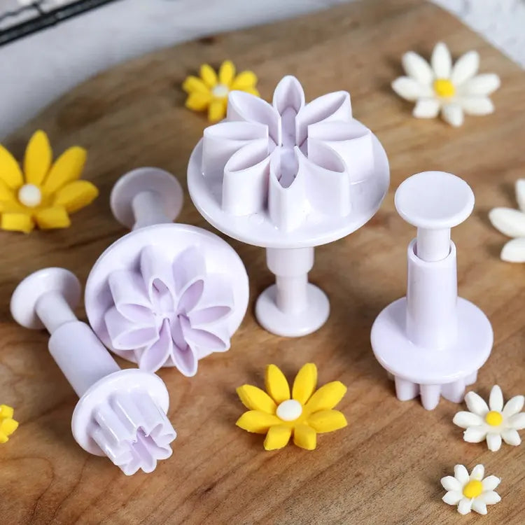 Daisy Plunger Cutter For Fondant - The Sugar Art, Inc.