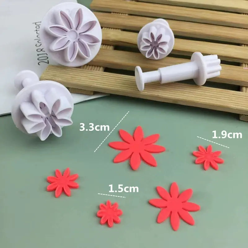 Daisy Plunger Cutter For Fondant - The Sugar Art, Inc.